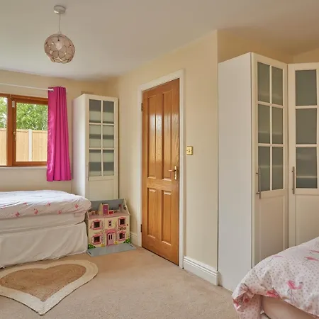 Semesterbostad 'home From Home', Luxury, Private Secure House *