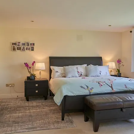 'home From Home', Luxury, Private Secure House *