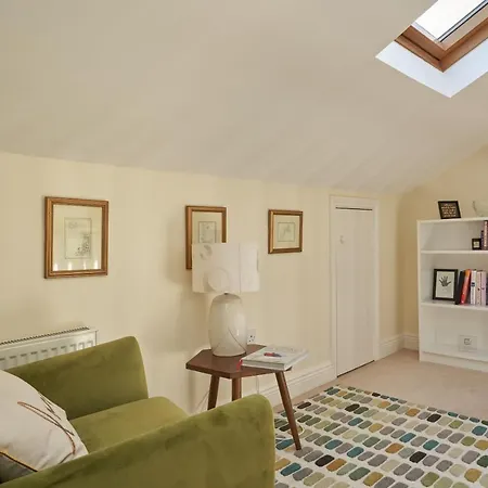 'home From Home', Luxury, Private Secure House 別荘 *