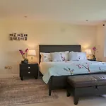 'home From Home', Luxury, Private Secure House *