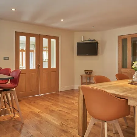 'home From Home', Luxury, Private Secure House Tatil Evi